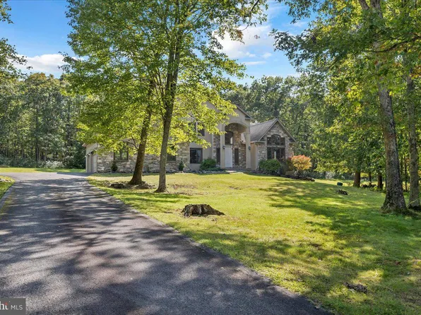 351 Twinbrook Rd, Bear Creek Township, PA 18702