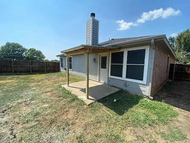1557 Crown View Dr — Photo 16
