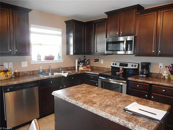 2nd image of 1916 Buckminster Dr