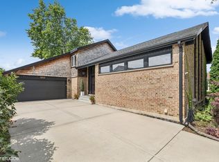 459 Simone Dr, Des Plaines, IL 60016