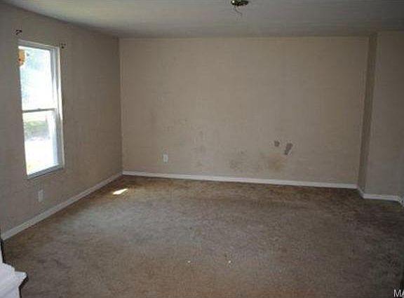 2nd image of 5929 Garesche Ave