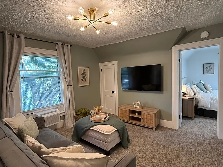 37 Caledonia St NE #2 — Photo 6