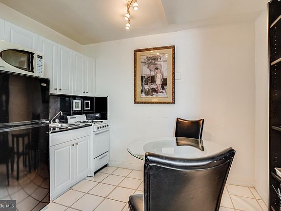 5th image of 1121 Arlington Blvd APT 524