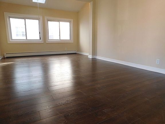 5th image of 2317 Healy Ave