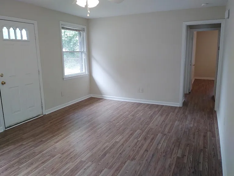 1610 Bryn Mawr Ave — Photo 4
