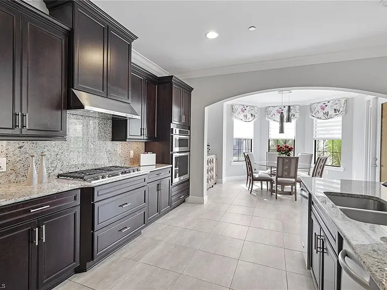 2751 Tiburon Blvd E #201 — Photo 9
