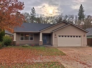 190 Glenwood Dr, Eagle Pt, OR 97524