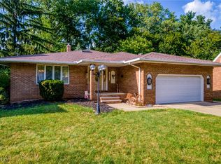 10540 Notabene Dr, Parma Heights, OH 44130