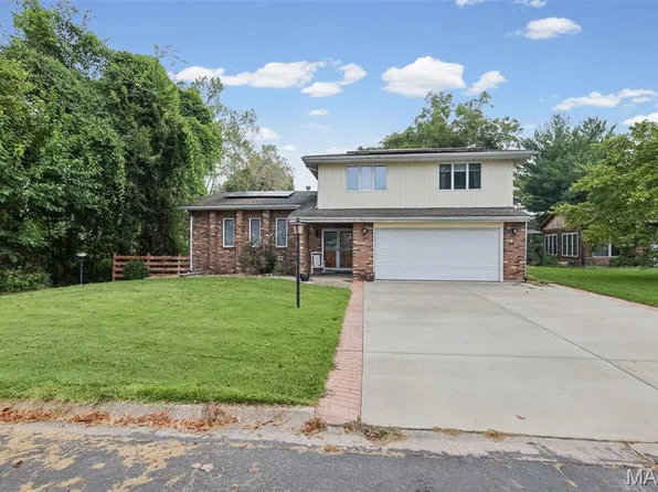 86 Eastmoor Dr, Wood River, IL 62095