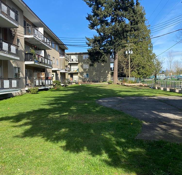 Building Photo 4