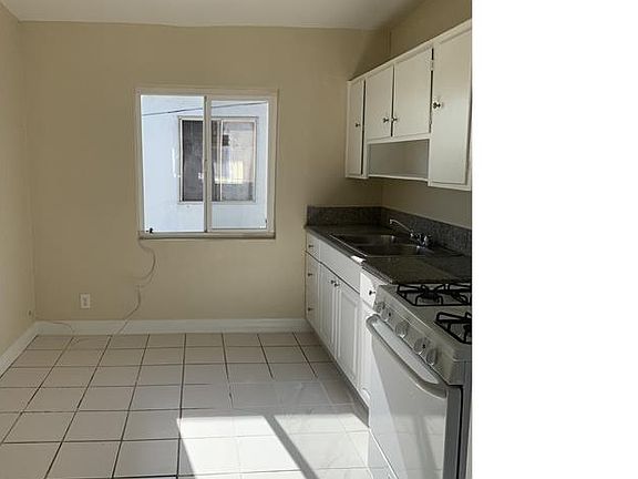 5th image of 11106 S Normandie Ave #8