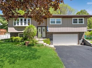 116 W Traube Ave, Westmont, IL 60559