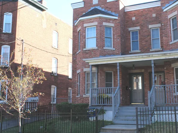 27 Putnam Heights, Hartford, CT 06106