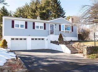 27 Apple Tree Ln, Wallingford, CT 06492