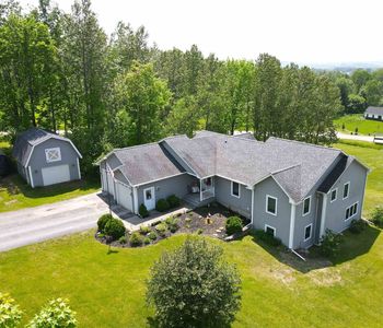 33 Crab Apple Ln UNIT 1, Newport, VT, 05855