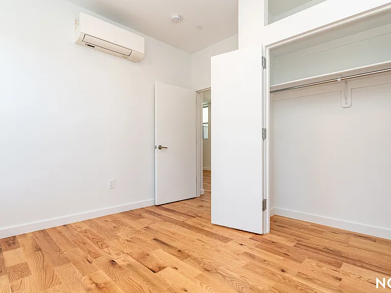 129 Graham Ave #3R — Photo 11
