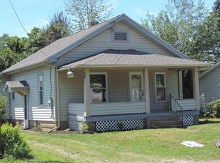 1414 Delaware Dr SE, New Philadelphia, OH 44663