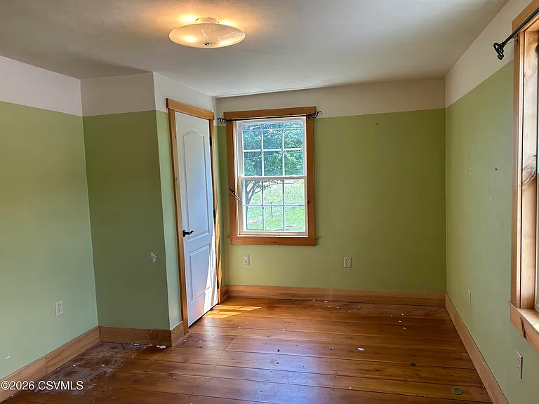 687 Hanselman Rd — Photo 35