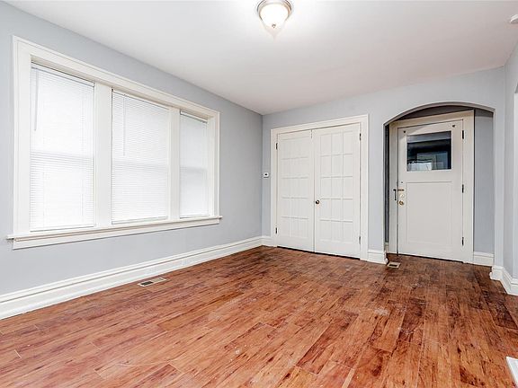 5th image of 4227 Ellenwood Ave
