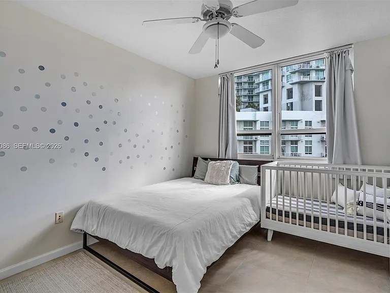 2000 N Bayshore Dr #909 — Photo 23