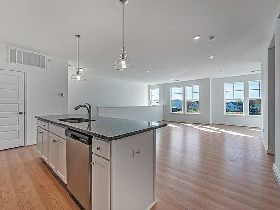 4103 Next Level Trace-7