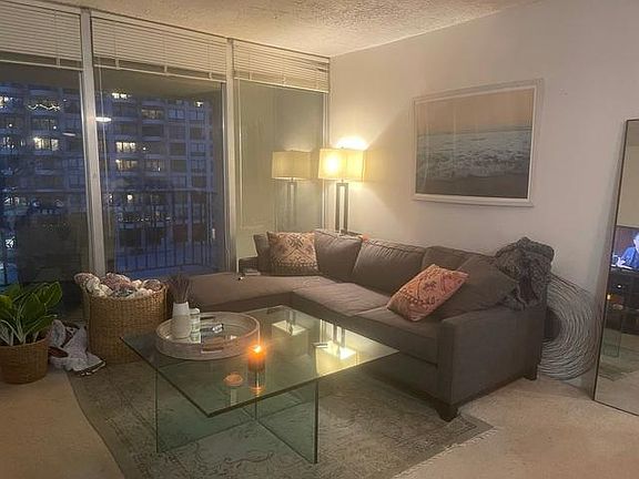 4th image of 1960 N Lincoln Park West Ave #602