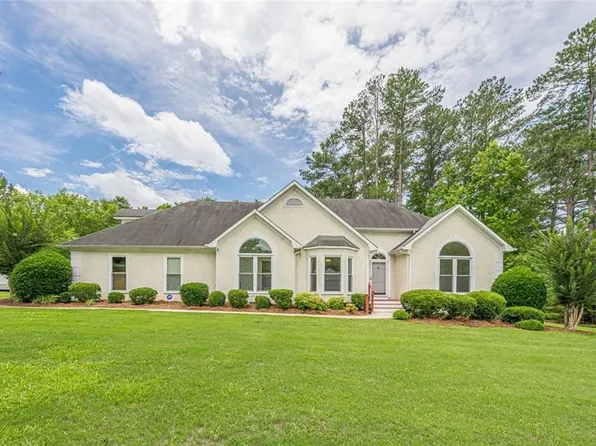 155 Noble Forest Dr, Fayetteville, GA 30215