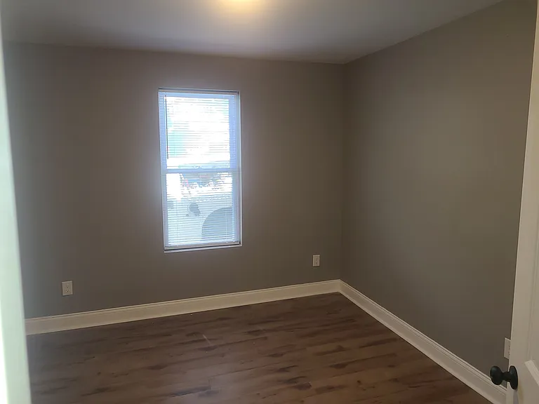 312 Main St — Photo 3