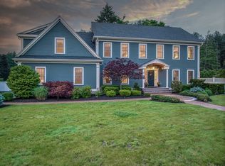 2 Lavender Ln, Bedford, MA 01730