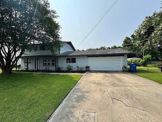 203 N Lake Dr