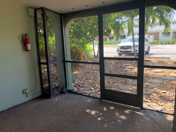 3205 NE 9th St #2, Pompano Beach, FL 33062