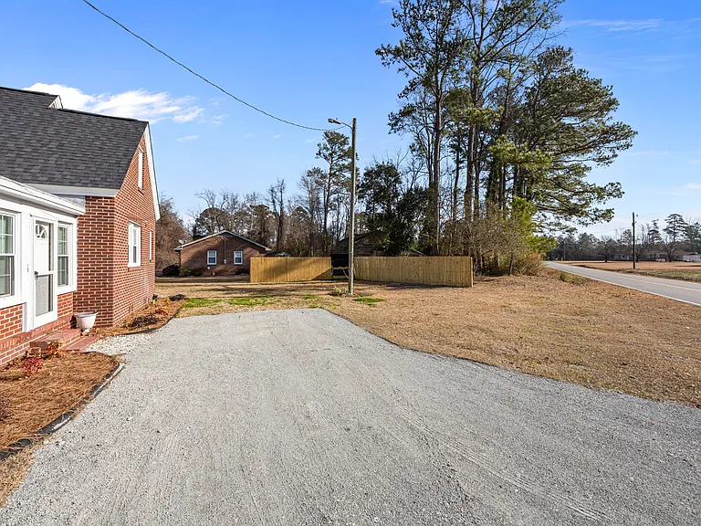 4715 Hull Rd — Photo 4