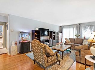 3105 Wilshire Ln, Oakdale, NY 11769