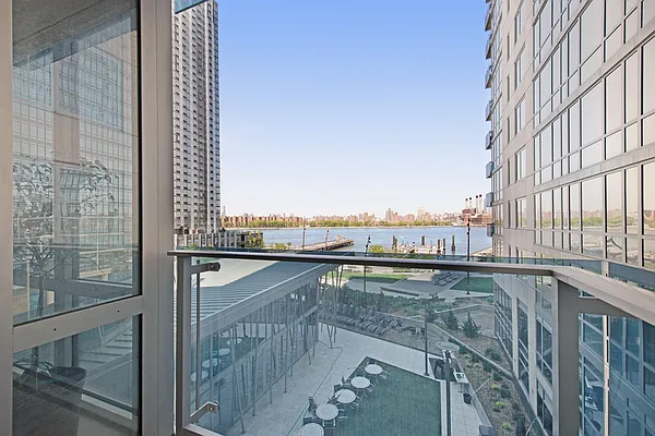 Rented by Compass | media 17