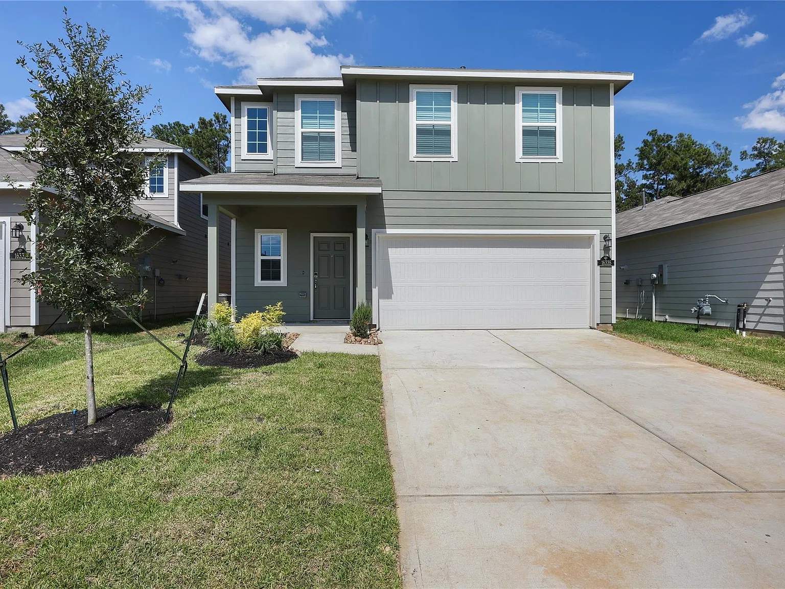 4 bed, 2.5 bath, 1785 sqft, $1,965 — Photo 2