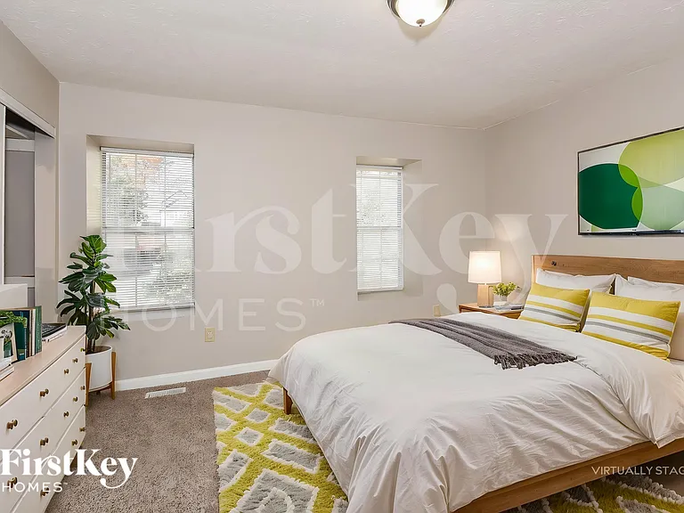 6582 Wellington Sq — Photo 12