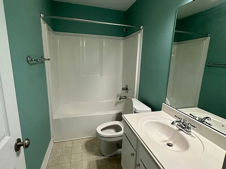 598 Whitefield Ln — Photo 7