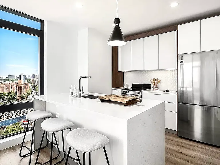 228 E 135th St #1007 — Photo 3