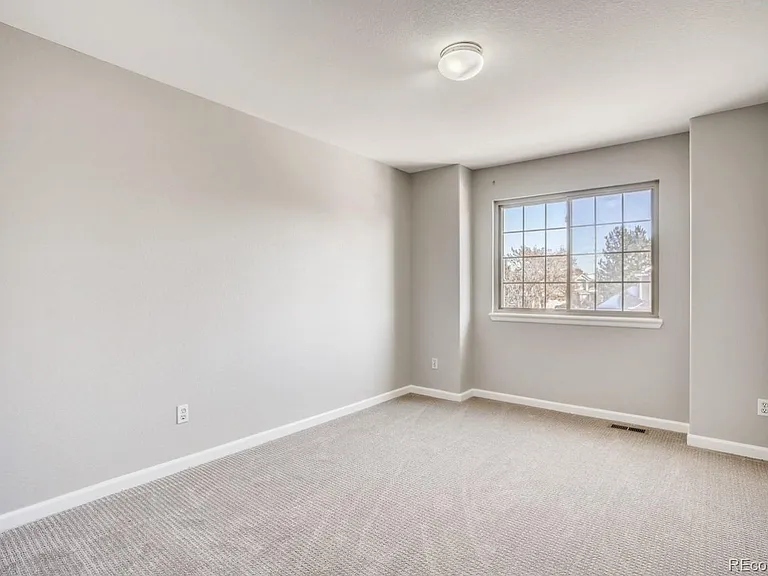2421 S Waco Ct — Photo 24