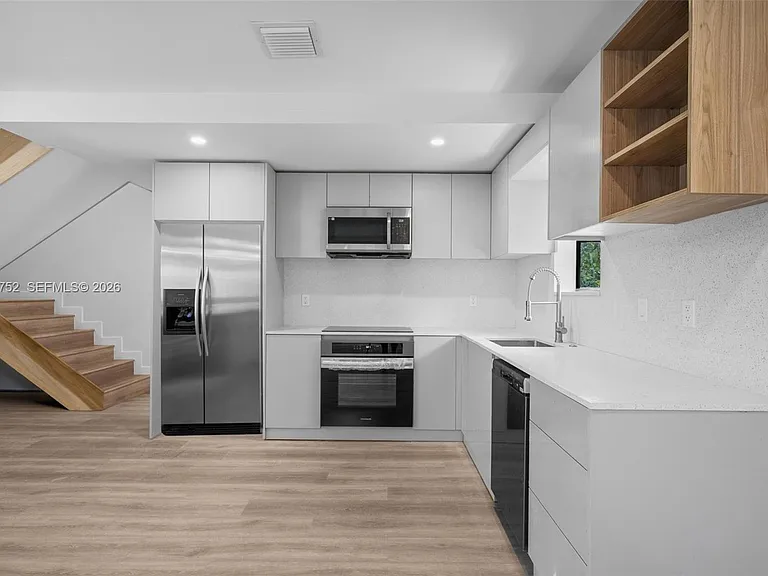 4746 NW 10th Ave — Photo 14