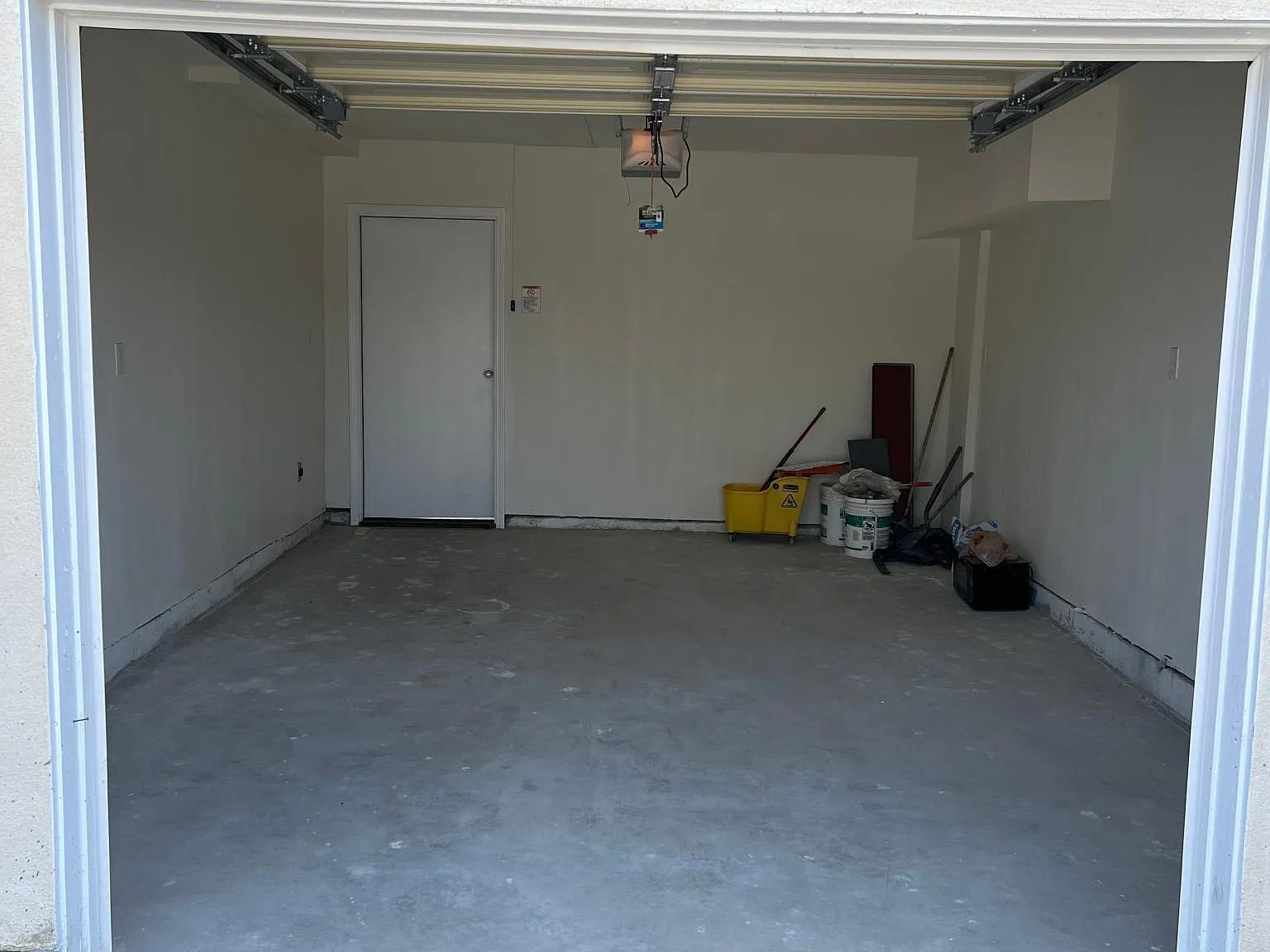 4 bed, 1200 sqft, $3,300 — Photo 2