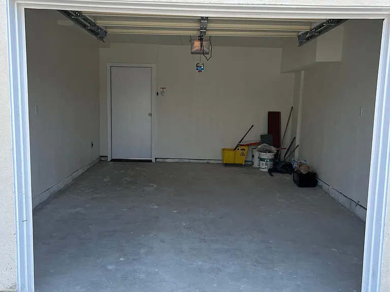 8731 S Figueroa St #8733-1/2 — Photo 2