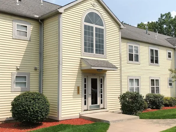 2241 S Huron Pkwy APT 3, Ann Arbor, MI 48104