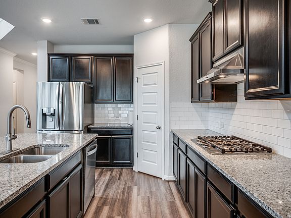 3rd image of 9577 Garrison Way