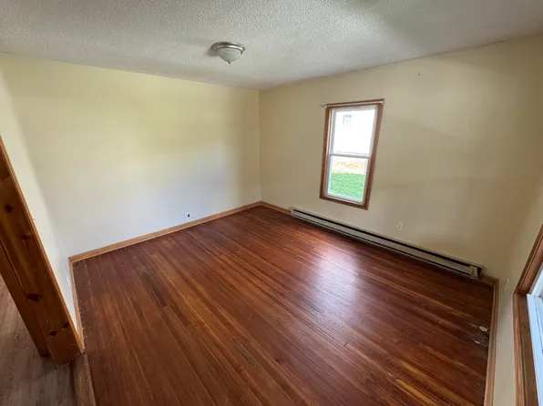 469 Center St #1F, Wallingford, CT 06492