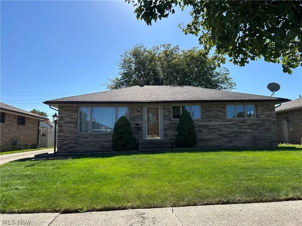 9621 Melody Ln, Brooklyn, OH 44144
