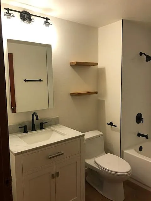 8860 Villa La Jolla Dr — Photo 2