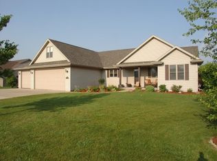 N2274 Holy Hill Dr, Greenville, WI 54942