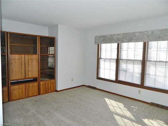 5th image of 670 Rock Creek Dr