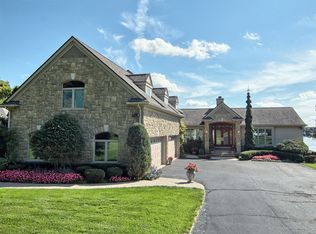 4670 Driftwood Dr, Commerce Township, MI